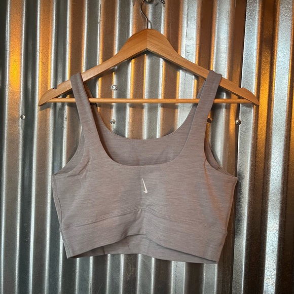 Nike Yoga Luxe Infinalon Cropped Tank Bra - Picture 5 of 9